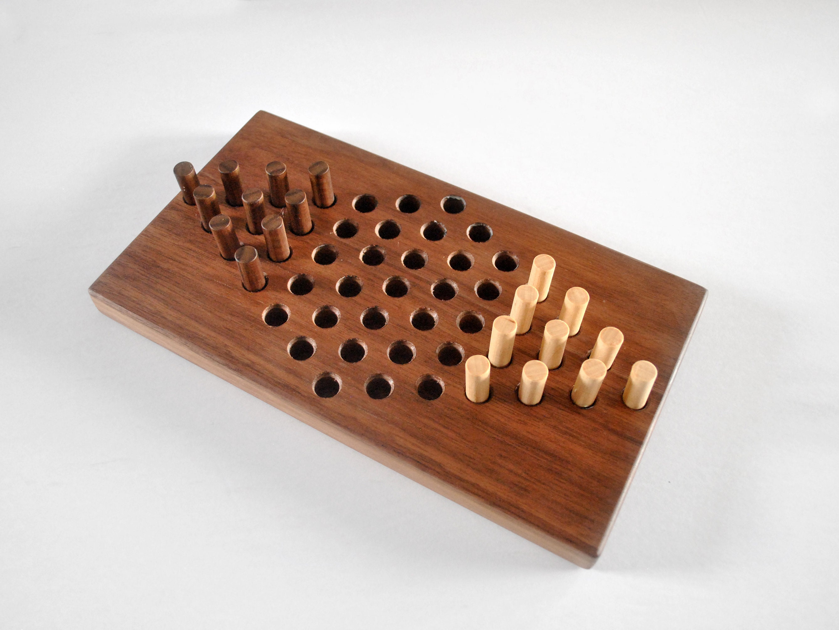 WALNUT Chinese Checkers Wooden Family Game - Boredom Buster - Board Game for Adults - Strategy Game for Kids - Father&#39;s Day Gift
