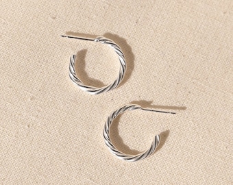 Boucles d’oreilles en cerceau en argent | Boucles d’oreilles minimales | Boucles d’oreilles en argent sterling | | de cerceaux simples | de tous les jours Mini boucles d’oreilles Twisted Hoop