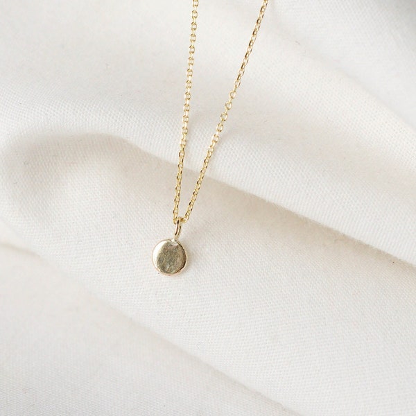 Gold Dot Necklace | 9ct Gold Pendant | Bridesmaid jewellery | Delicate Pendant | Minimal Necklaces | Everyday Jewellery | Solid Gold Jewelry