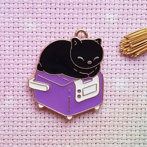 Cat Needle Minder, Enamel, Cross Stitch, Embroidery, Cute, Kawaii, Funny, Gift, Craft, Strong Magent, Japan, Anime