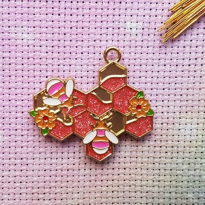 Bee Needle Minder, Honey Comb Needle Minder, Anime Needle Minder, Witchy Needle Minder, Enamel, Cute, Cross Stitch, Embroidery, Kreuzstich