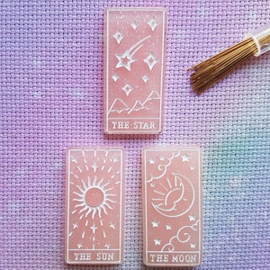 Tarot Card Needle Minder Set, Resin Needle Minder, Witch Needle Minder, Moon, Sun, Kawaii Needle Minder, Witchy Needle Minder, Cross Stitch