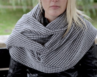 Grey Infinity Scarf, Grey Wide Infinity Scarf, Grey Blanket Scarf, Grey Wool Scarf, Knitted Wool Scarf, Grey Scarf, Nursing Scarf