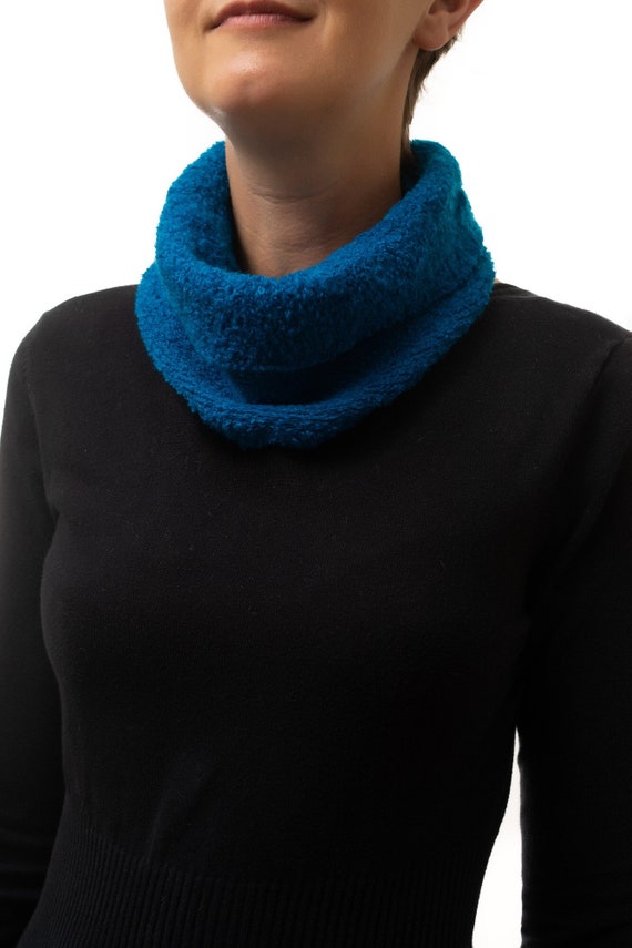 スーパーセール Ladies Turquoise Knitted Close Fitting Neckwarmer, Womens Clothing