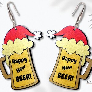 Happy New Beer kerstoorbel SVG, kerstoorbel SVG, gravure patroon Svg, houten oorbel Svg, oorbellen Glowforge svg, lasergesneden