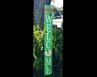 Welcome Porch Sign with Daisy and Ladybugs