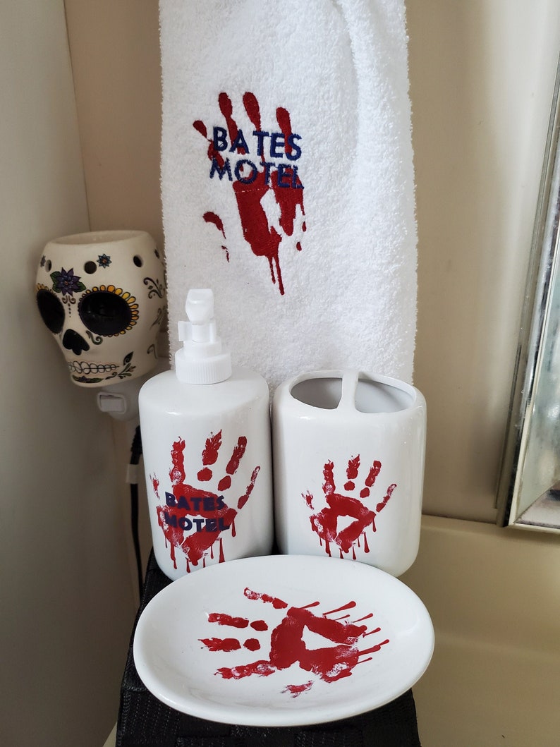Horror Bathroom Decor Bates Motel Blood Splatter Ceramic 3 Etsy.de