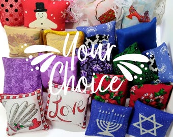 Handmade Dollhouse Miniature Pillow Set – 1:12 Scale, Holiday & Everyday Decor