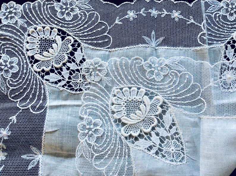 Vintage lace Lace wedding handkerchief Wedding lace VINTAGE LACE HANDKERCHIEF Vintage handkerchief. Wedding gift