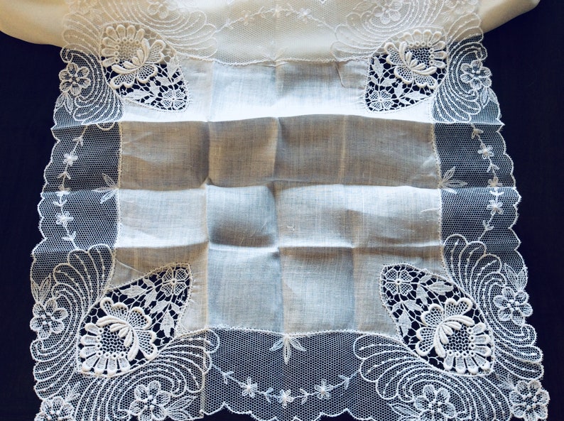 Vintage lace Lace wedding handkerchief Wedding lace VINTAGE LACE HANDKERCHIEF Vintage handkerchief. Wedding gift