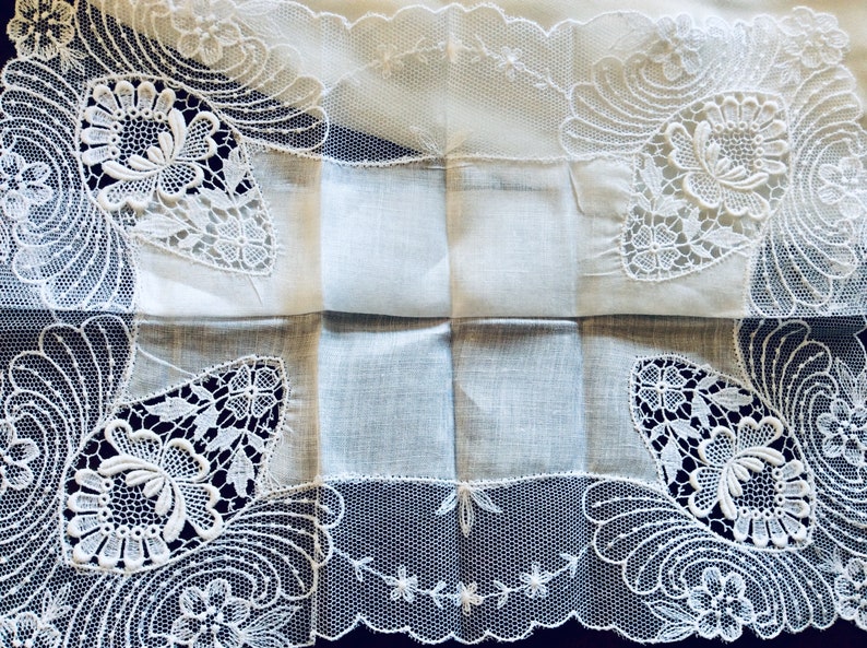 Vintage lace Lace wedding handkerchief Wedding lace VINTAGE LACE HANDKERCHIEF Vintage handkerchief. Wedding gift