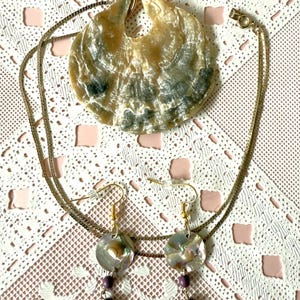 Vintage Coastal Oyster & Abalone Shell Necklace and Earrings Set