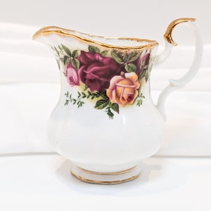 Second Edition Royal Albert Old Country Roses Cream Jug Made in England 1970s. Excellent condition