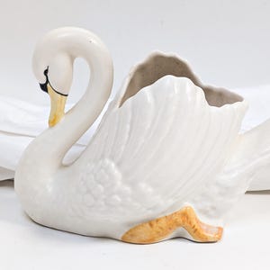 Vintage Sylvac Large Ceramic Swan Planter model 2699. 1960s by Shaw and Copestake in lovely condition.