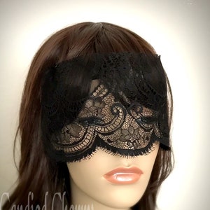 Rayna Alencon Lace Blindfold Venetian Eye Mask in black –