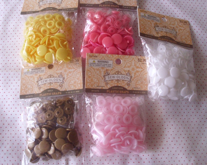 Plastic Snaps / Size 16 / Sewology / 5 Packages of 36 Sets / White