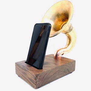 horn iphone speaker dock