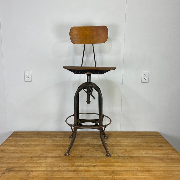 Vintage industrial height adjustable toledo drafting stool 25-30” - great condition in dark green
