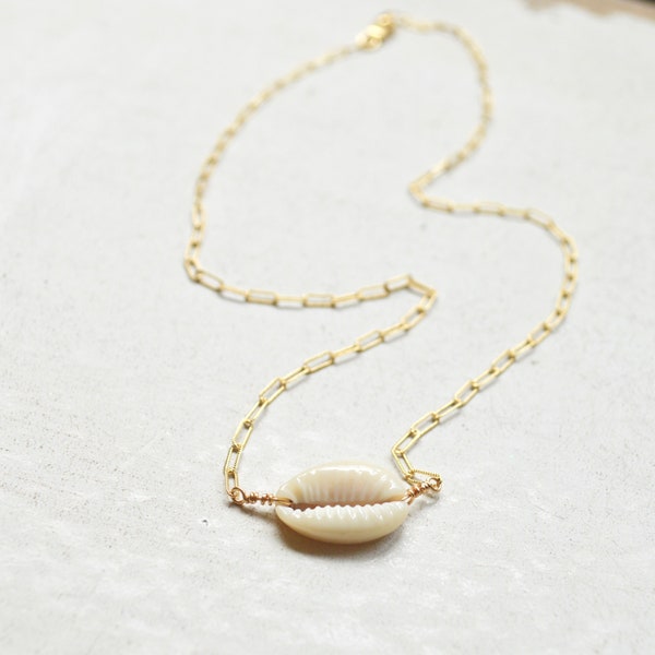 Cowrie Shell Choker, Cowrie Gold Chain Choker, Cowrie Pendant Necklace