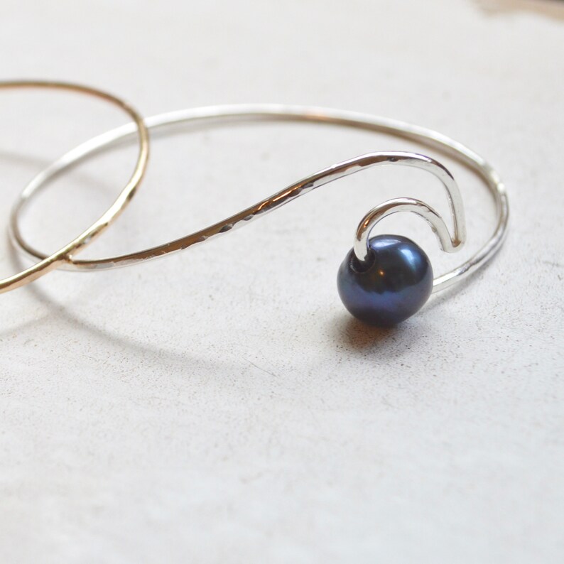[Julie Vos] Wave Stone Bracelet - Pearl