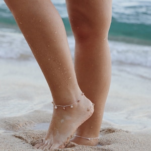 Puka shell anklet, Beachy anklet, Shell anklet, Dangling shell anklet