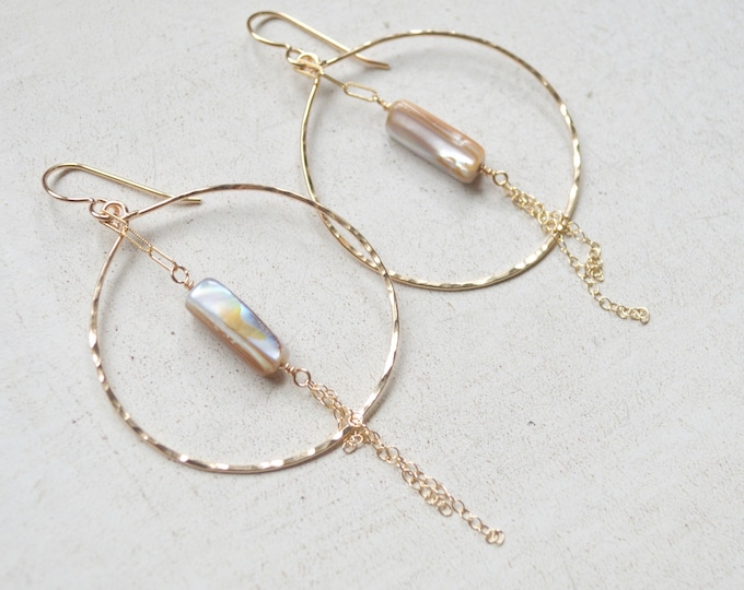 HEART HOOP & CHARM EARRING GOLD MOTHER OF PEARL