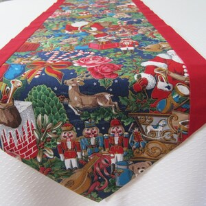 Table runner, Christmas tablerunner, Holiday table runner, Christmas decor, Holiday decor, Santa table runner, Old fashioned Christmas linen