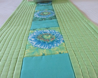 Quilted table runner, floral table runner, green table runner, botanical table runner, quilted cotton table runner, spring table runner