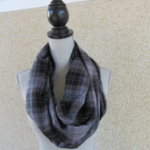 Plaid infinity scarf, grey plaid infinity scarf, Grey circle scarf, scarf for men or women, Plaid scarf, classic plaid scarf, scarf for men