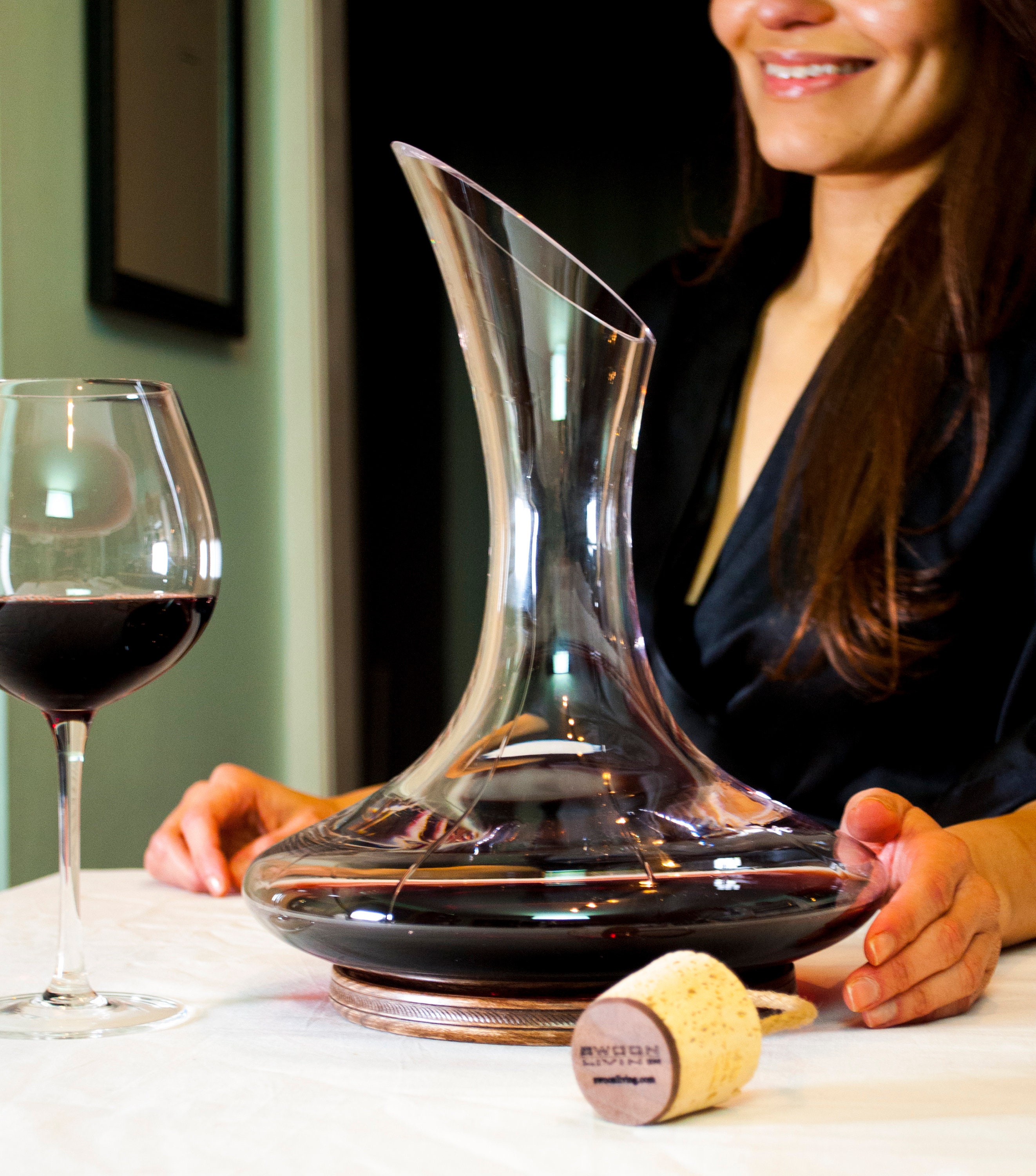 750ml Hand Blown Wine Decanter W/pull Cork and Wood Stand. 