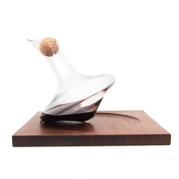 Aerating 750mL Wine Decanter and Personalizable Engraved Stand