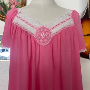 Vintage pink nightgown with lace trim Vintage Pajamas Vintage nightgown Vintage lingerie vintage robe vintage house dress Small