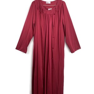 Shadowline Ruby Red Nightgown Set 2Pc w/ Robe Womens Size S Nylon Sexy Lingerie Peignoir Negligee Cottage Granny Core Embroidered Floral VTG