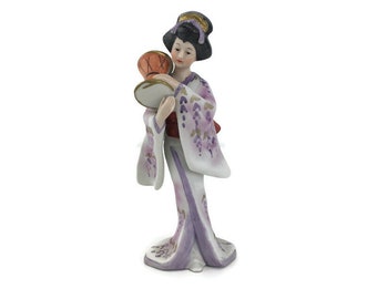 Figurina giapponese Geisha musicista con tamburo 7 "porcellana VTG Capodimonte Made in Korea Decorazione orientale asiatica