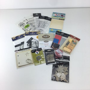 Manualidades de papel Destash Lote de 16 piezas de efímeras, vitelas, citas, transparencias, pegatinas, troqueles, etiquetas, álbumes para niños, hermanos, álbumes de recortes, diarios
