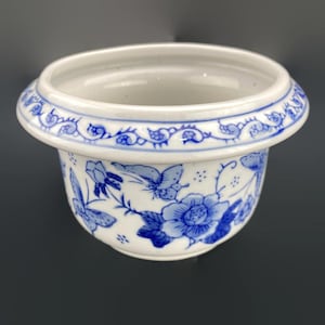 Chinoiserie Planter Pot Blue White Floral Flowers Butterflies Small Ceramic Round 6&quot;W x 3.5&quot;H VTG Asian Garden Patio Home Decor