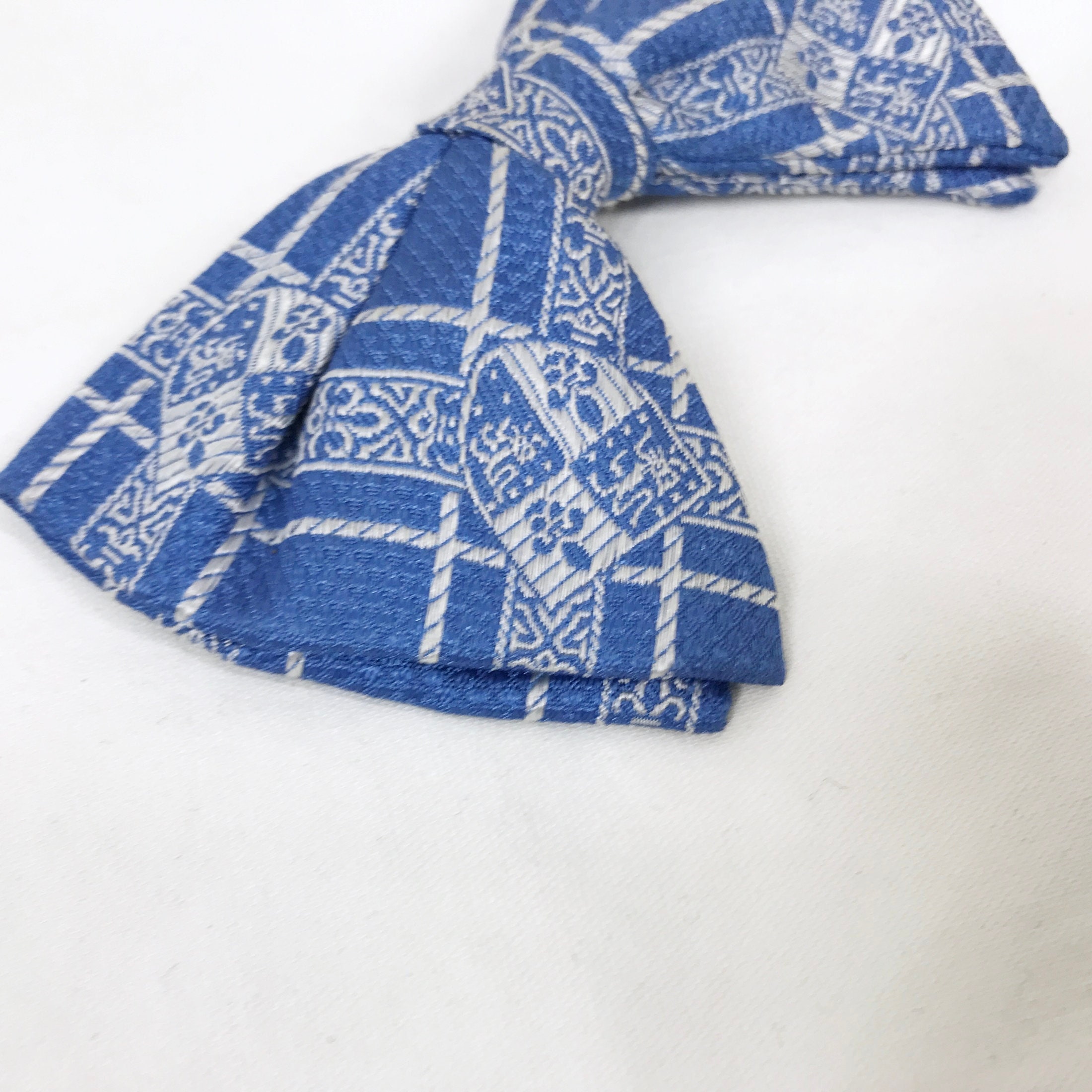 70s bow tie