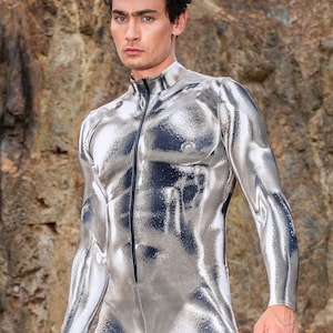 Ropa sexi de hombre sale