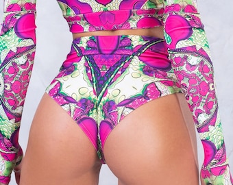 Shorts para rave, blusa com capuz e cinto longo, conjunto feminino para o Burning Man, roupa para o Burning Man, roupa para festival, blusa feminina para festival, shorts para festival