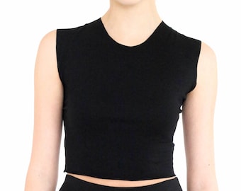 Lex basic raw edge crop tank