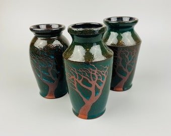 Blaue Baumvase, handgefertigtes Keramik-Steinzeug, einzigartiges Geschenk, gerollt, einzigartige Boho-Keramik, farbenfroher Baum des Lebens aus rotem Ton aus den USA