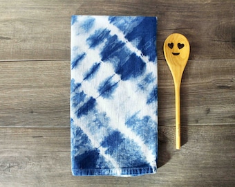 Shibori, Flour Sack Towel, Hand dyed, Indigo Blue, Rustic decor, Kitchen gift, Hand towel, tea towel, Boho decor, Kitchen towel, Absorbent