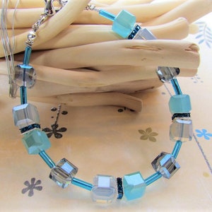 Kristallwürfel Armband Blau Grau Strass Hellblau Türkis Würfel Glaswürfel Geschenk Glasschmuck Bild 1