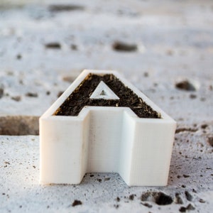 3D Printed letters planters with grass - Typograssy image 7