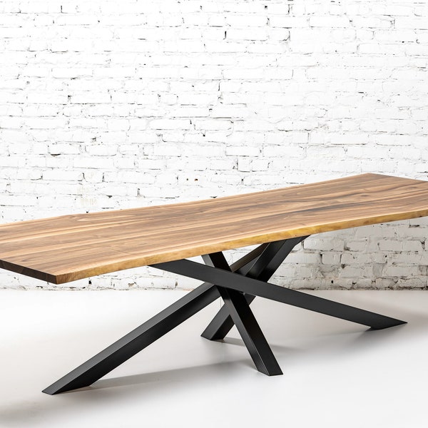 Table Noyer Massif Live Edge sur piétement Acier Mikado sur mesure