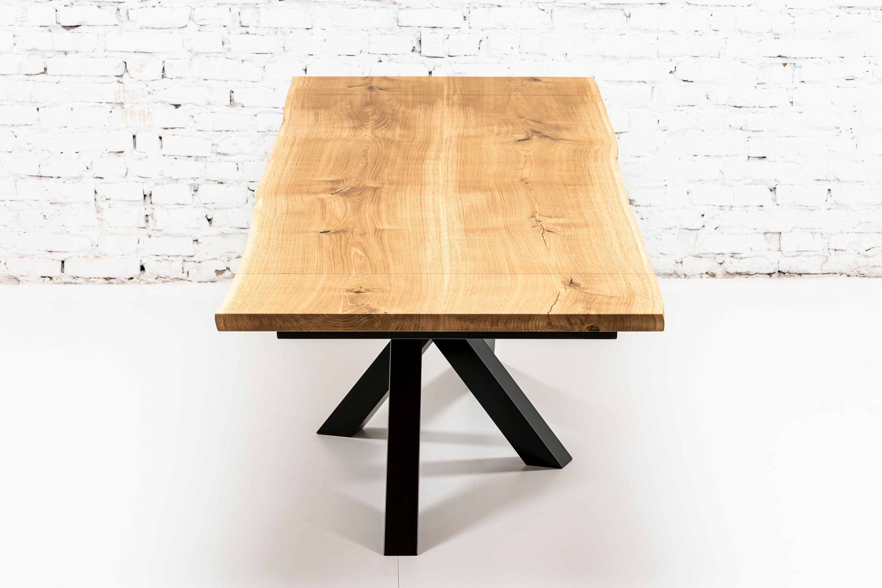 Table live egde plateau bois massif et pieds mikado acier - AGtrema