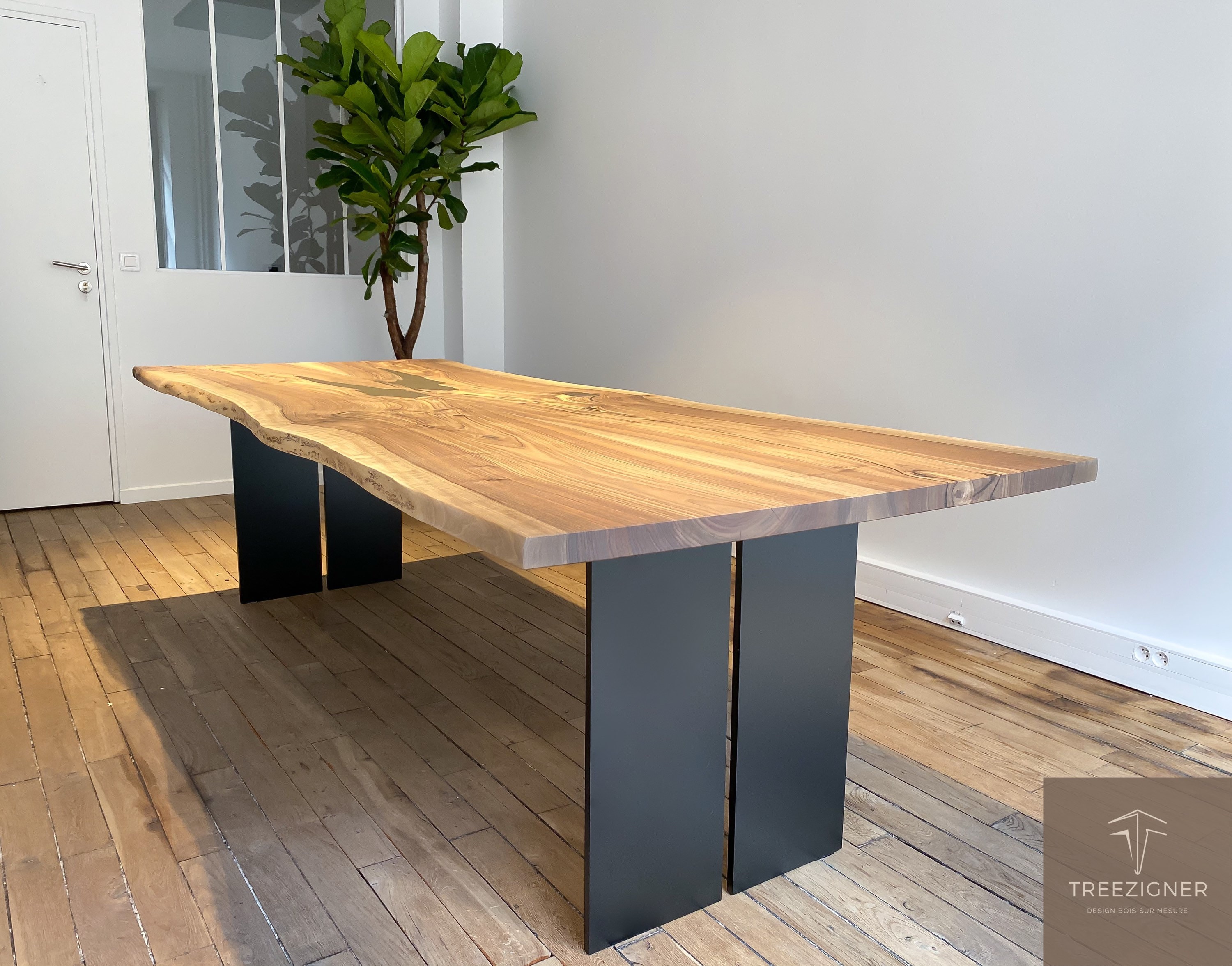 Table Noyer Live Edge Acier Total sur Mesure