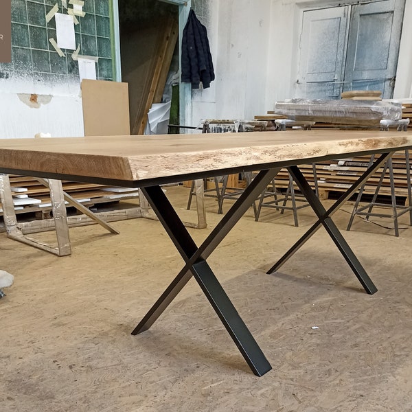 Table à Rallonges Chêne Massif Live Edge Bords Naturels Pieds Croix X Acier Sur Mesure