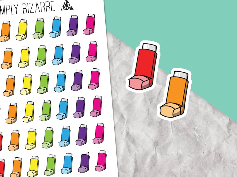 Op de afbeelding: Een vel met kleurrijke stickers met een inhalatorontwerp. De stickers zijn gerangschikt in rijen en kolommen, waarbij elke sticker een andere kleur heeft. De kleuren omvatten rood, oranje, geel, groen, blauw, paars en roze.