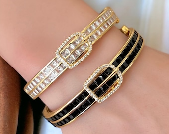Belt Buckle Brilliance: 18K Gold Simulated Diamond Bangle
